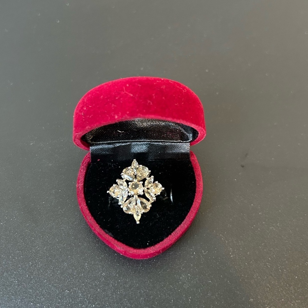 Beautiful 925 silver ring